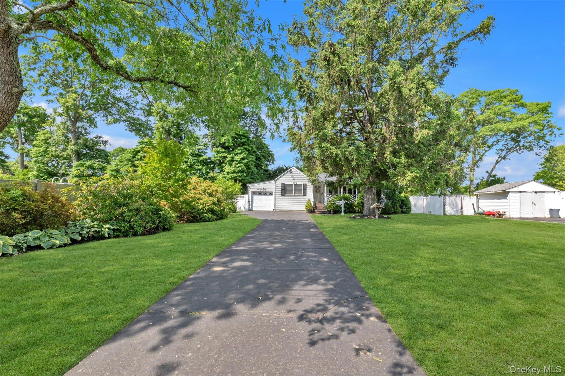 Exterior front with driveway