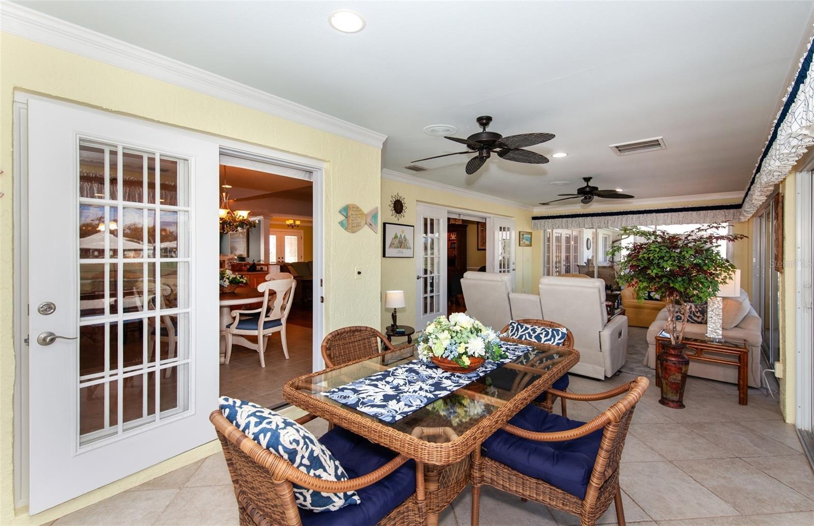 Florida room dinette area