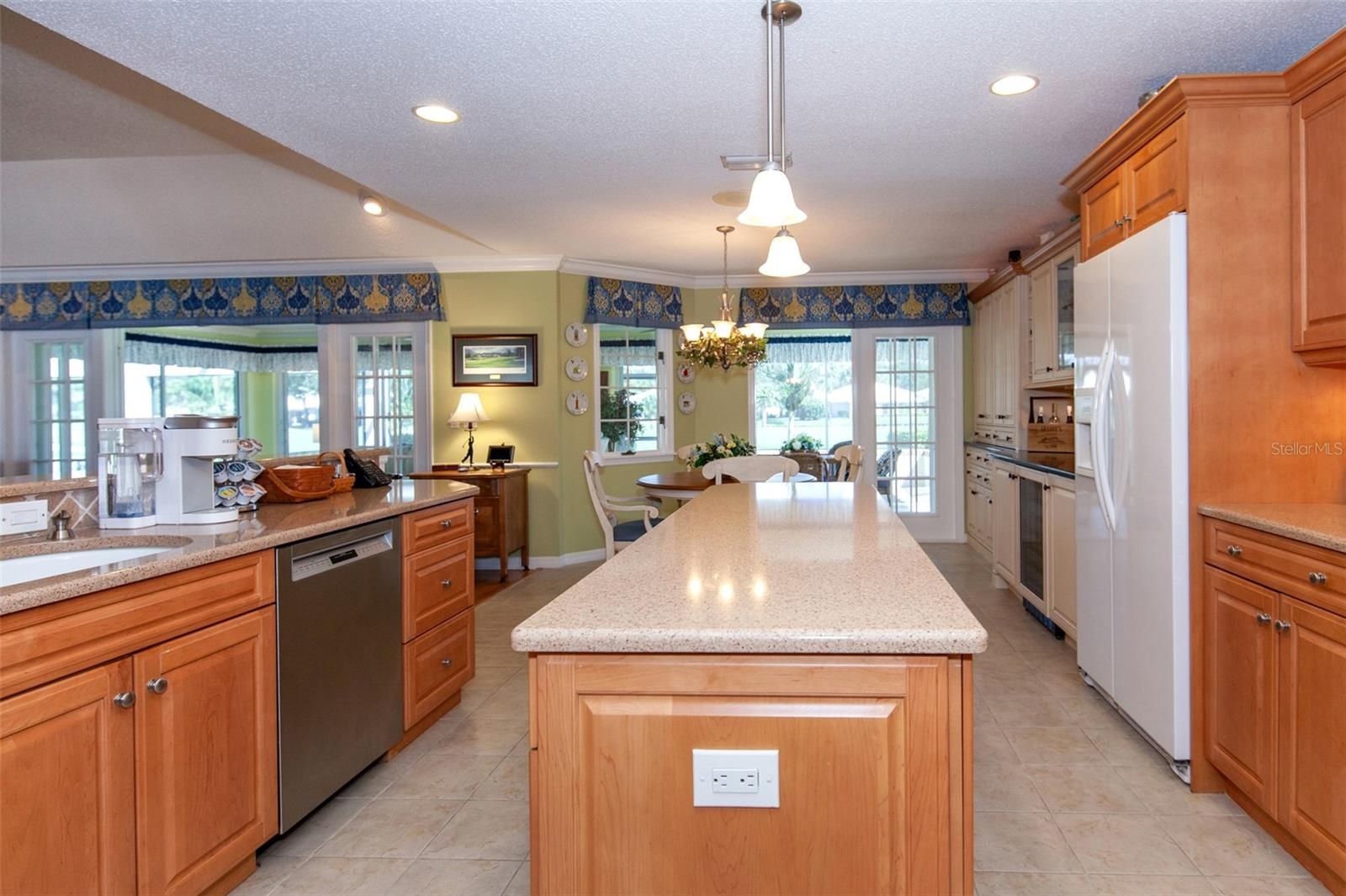 Kitchen - 25 feet long