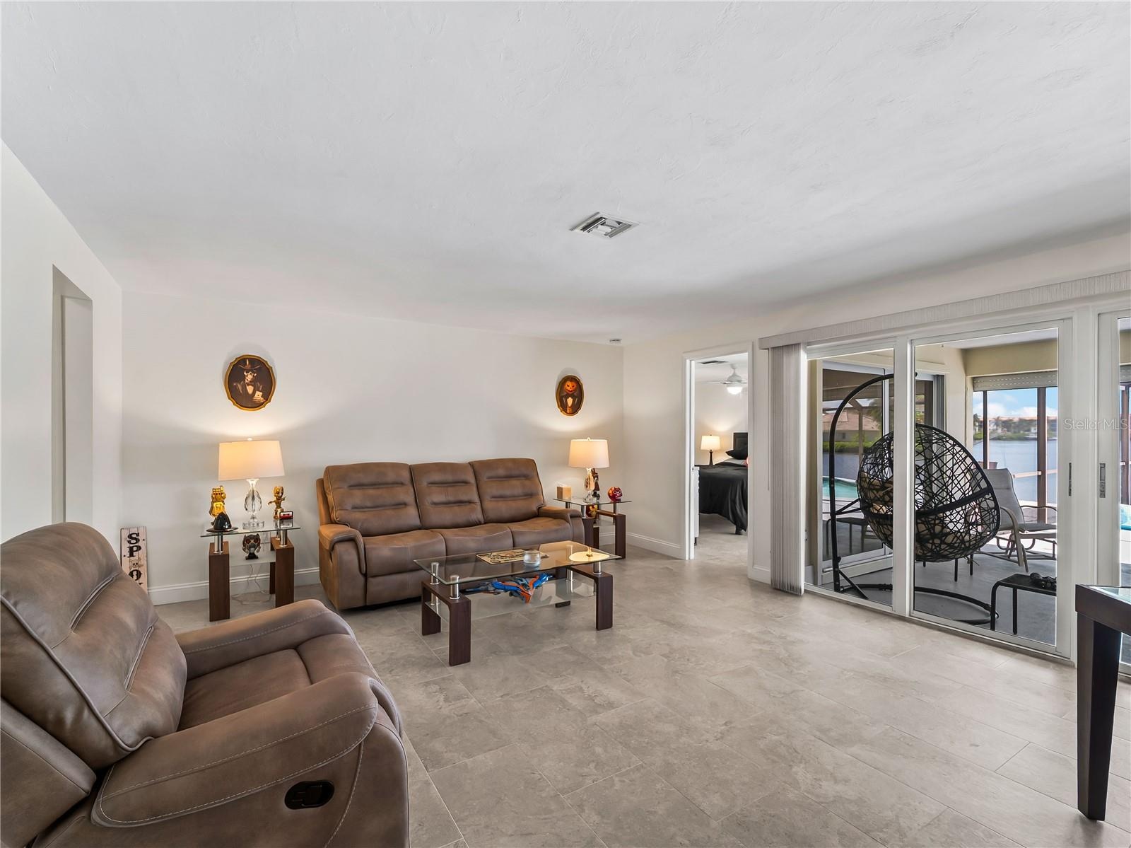 GreatRoom_2903rdStreet_BonitaSprings_NaturalLight_SliderView.jpg