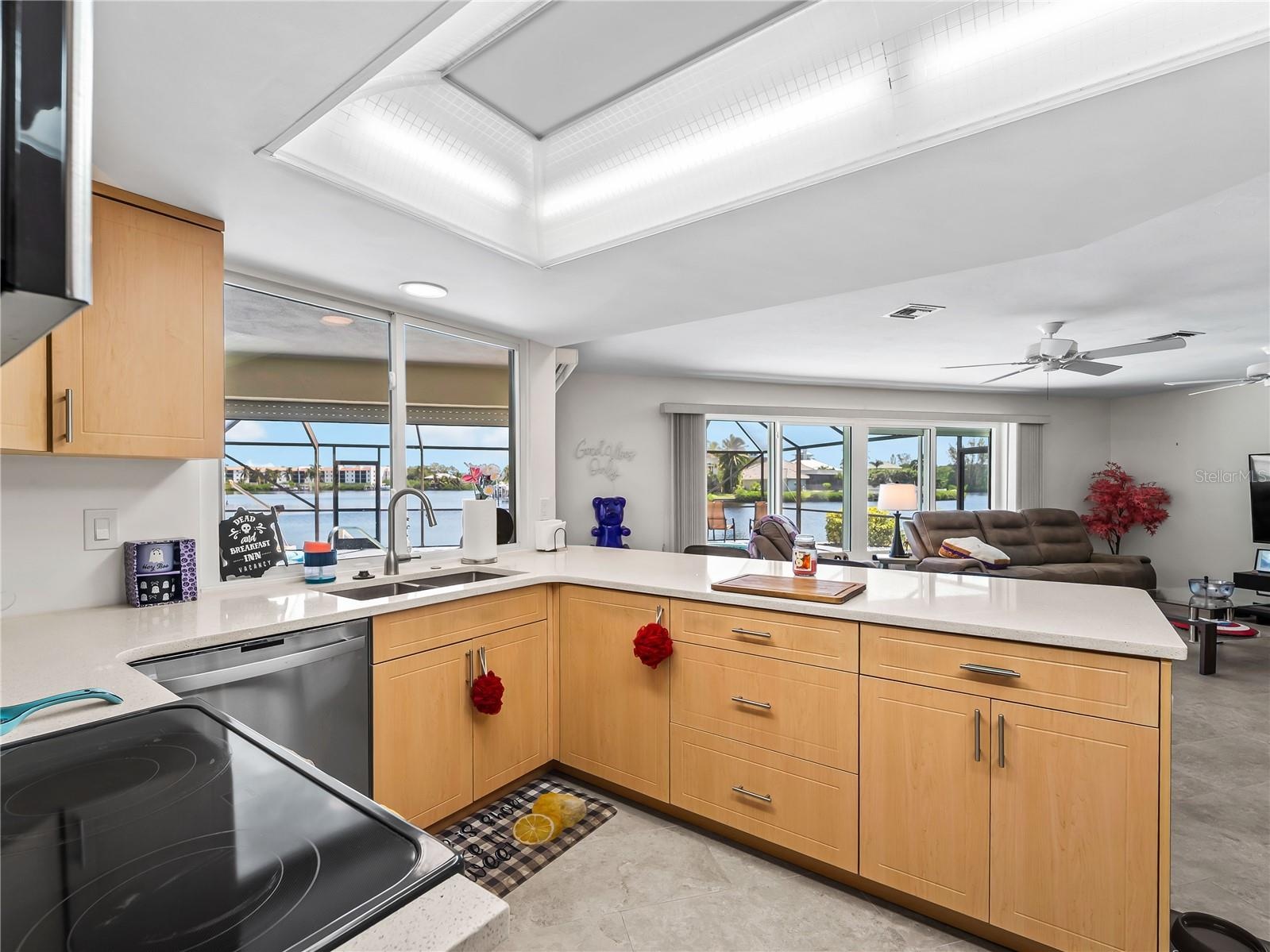Kitchen_2903rdStreet_BonitaSprings_NaturalLight_WindowView.jpg
