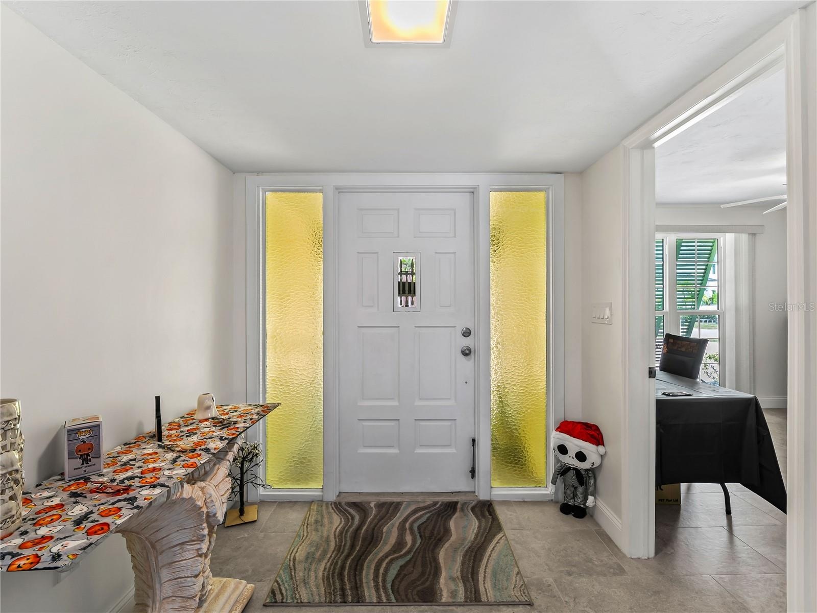 Foyer_2903rdStreet_BonitaSprings_CleanFinish_Entry.jpg