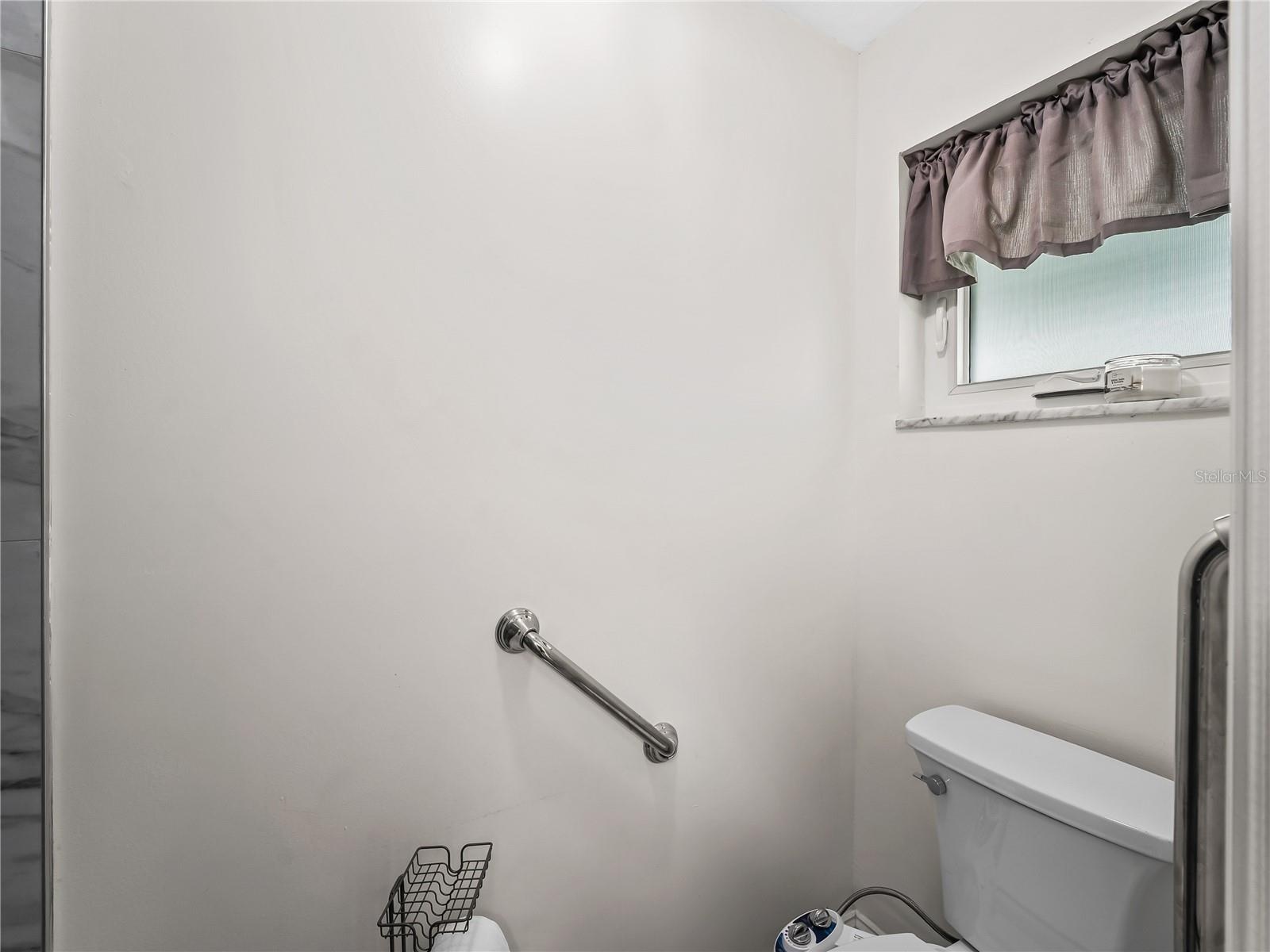 HalfBath_2903rdStreet_BonitaSprings_CleanFinish_Detail.jpg