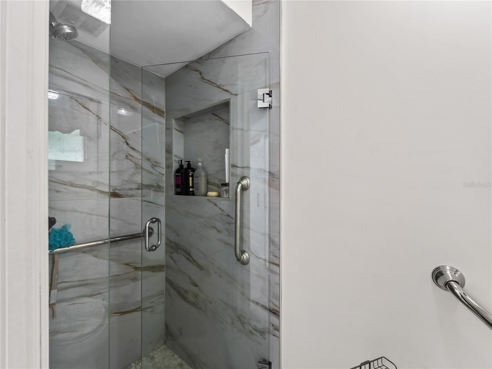 Bath_2903rdStreet_BonitaSprings_WalkInShower_Detail.jpg