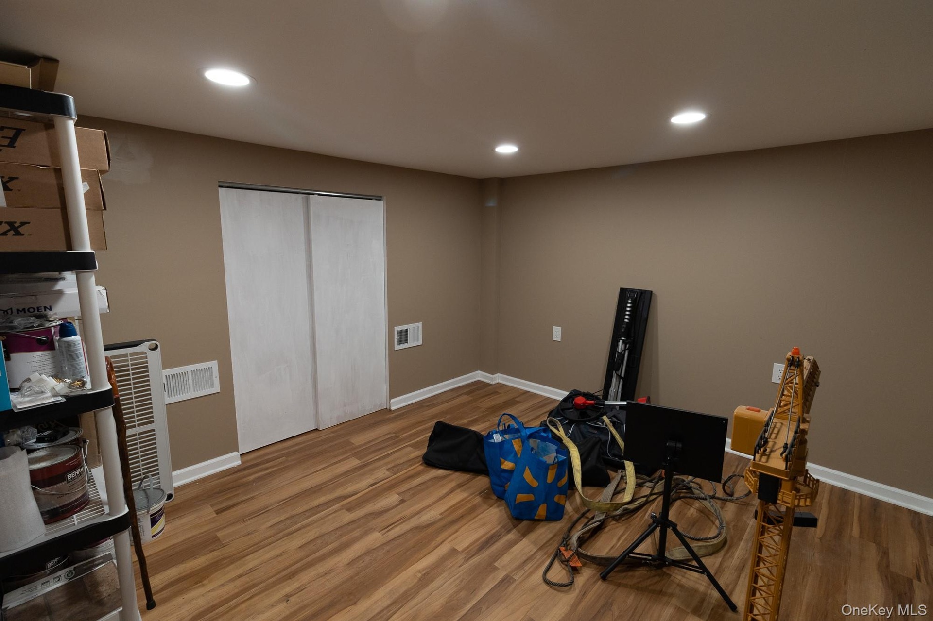 Another flexible bedroom space ready to accommodate varied styles of living and household needs.