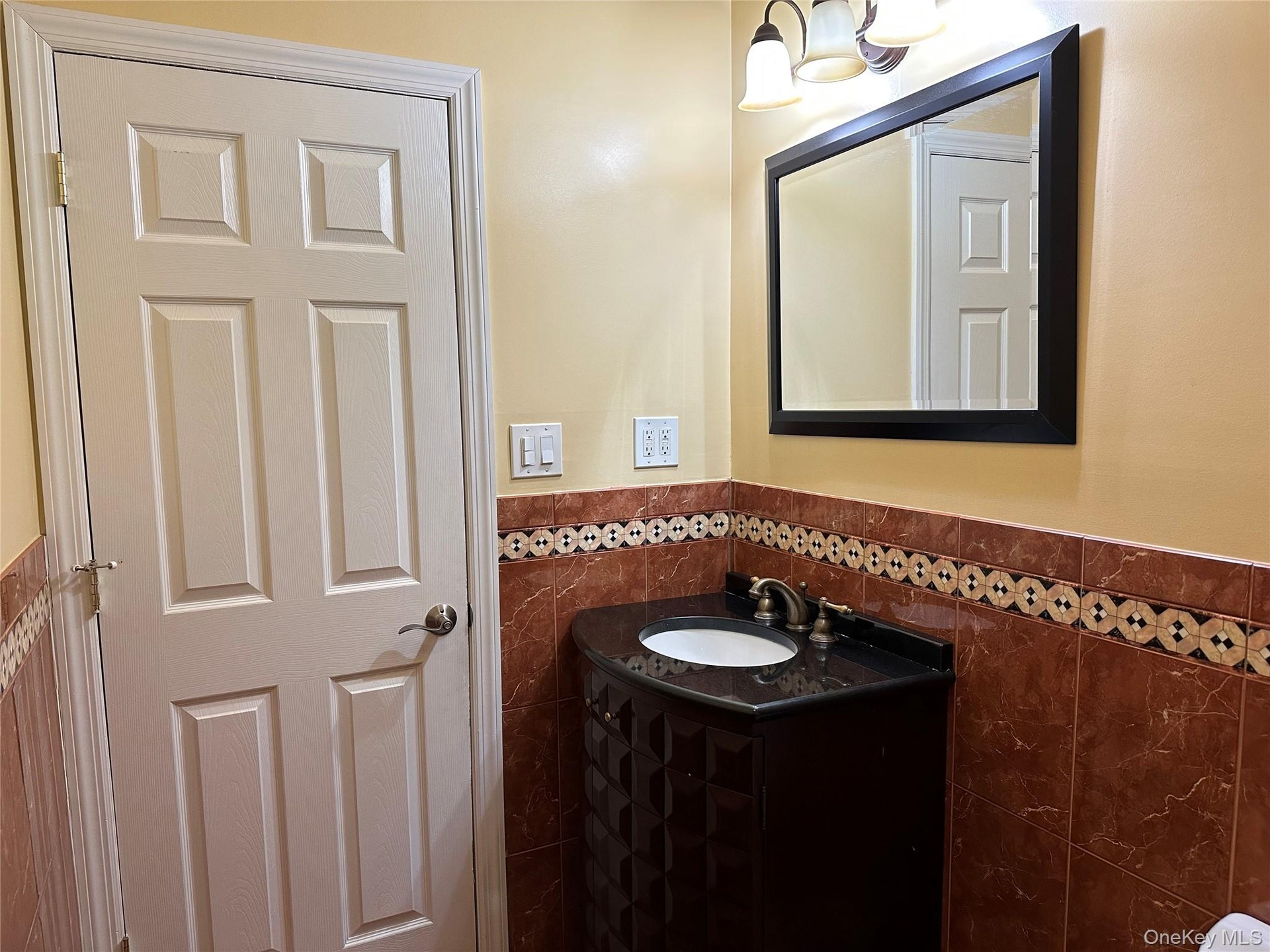 Unit 1 - 2nd Full Bathroom