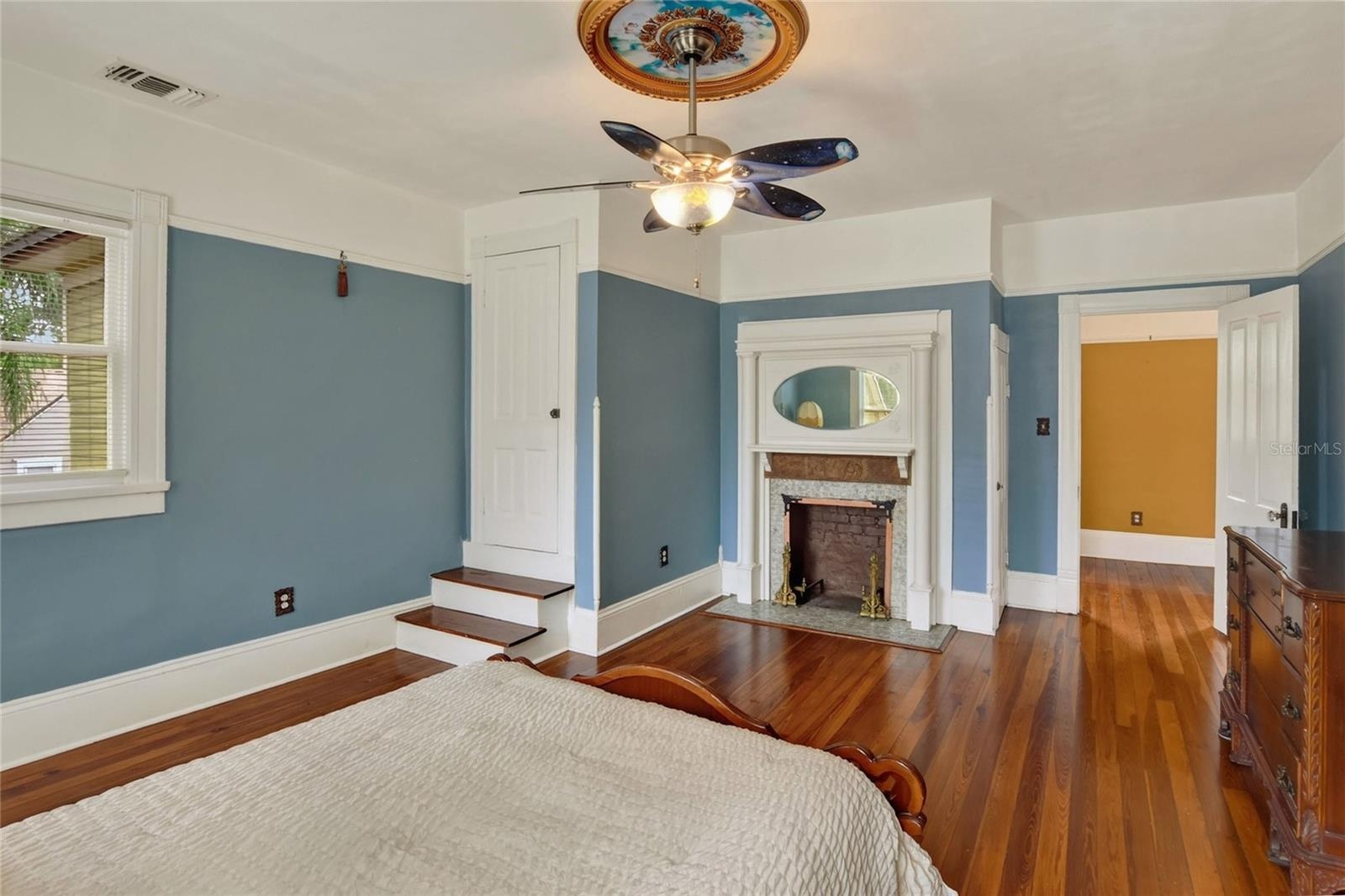 2nd bedroom upstairs