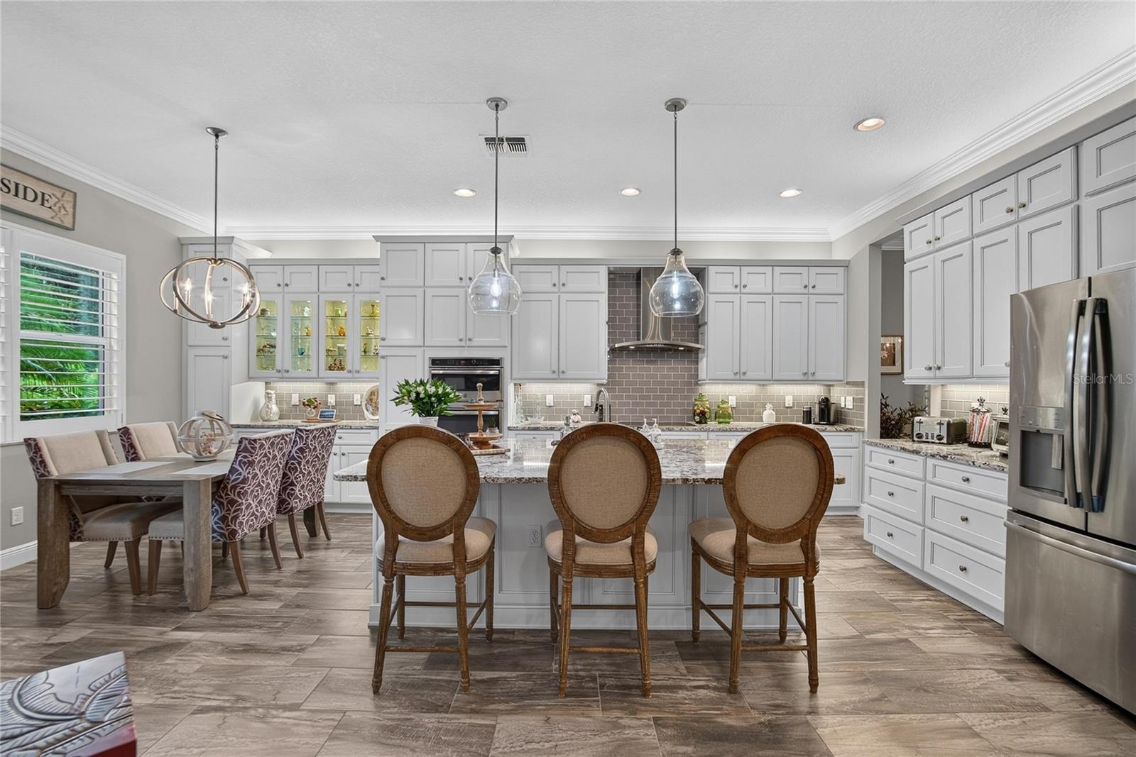 Kitchen/Dinette Combination