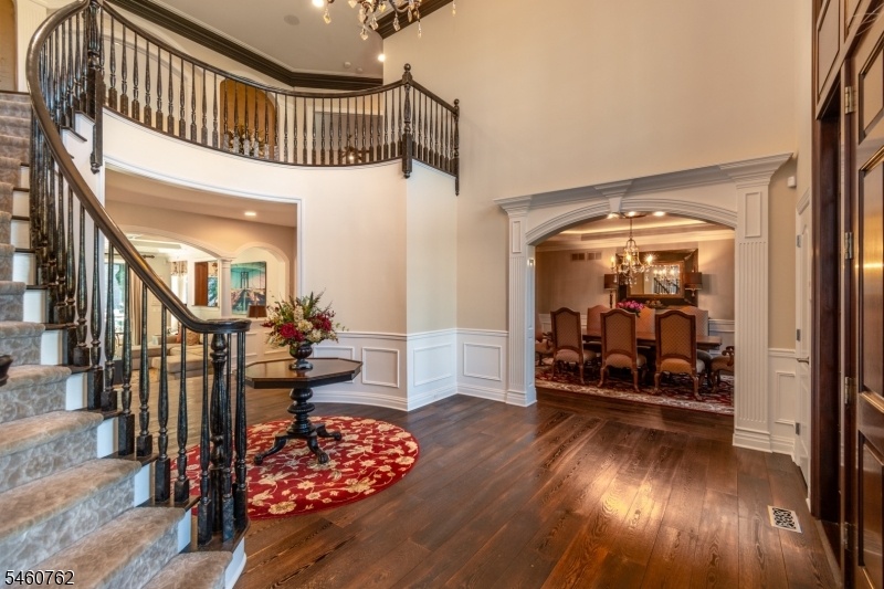 Two-story foyer