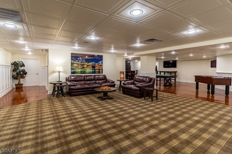 Basement recreation room
