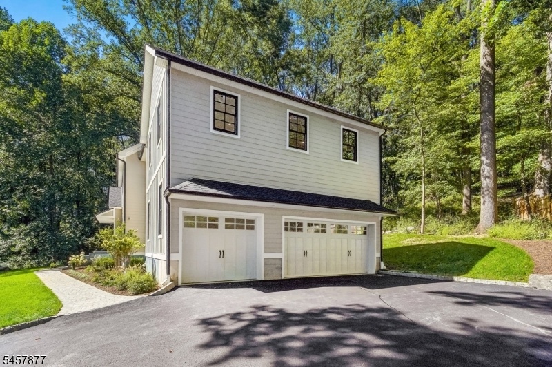 3 Car Garage
