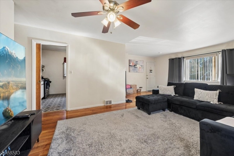 Living / Dining Area