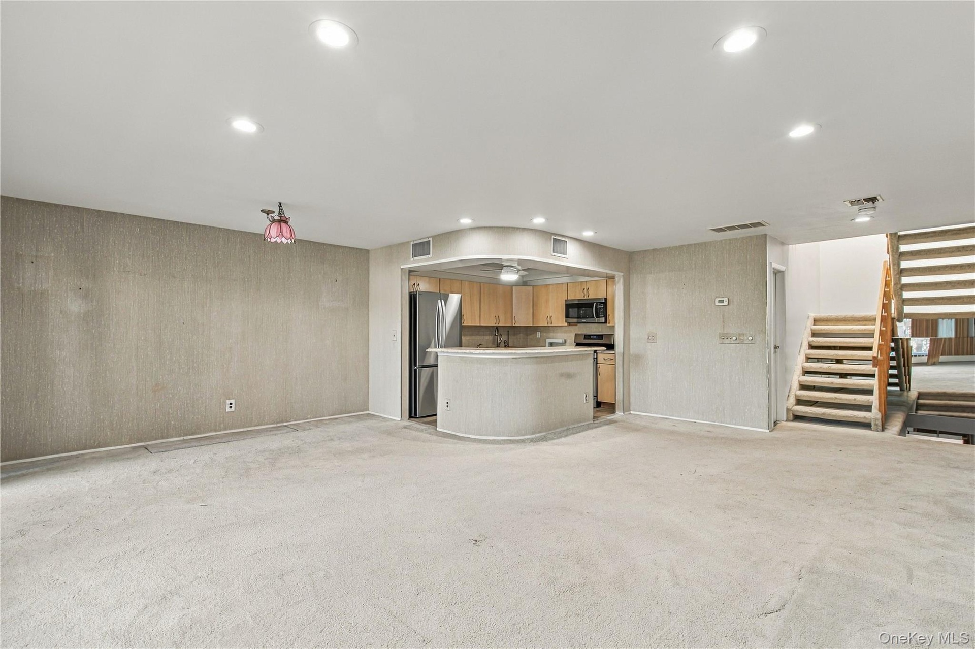 Living room/ dining