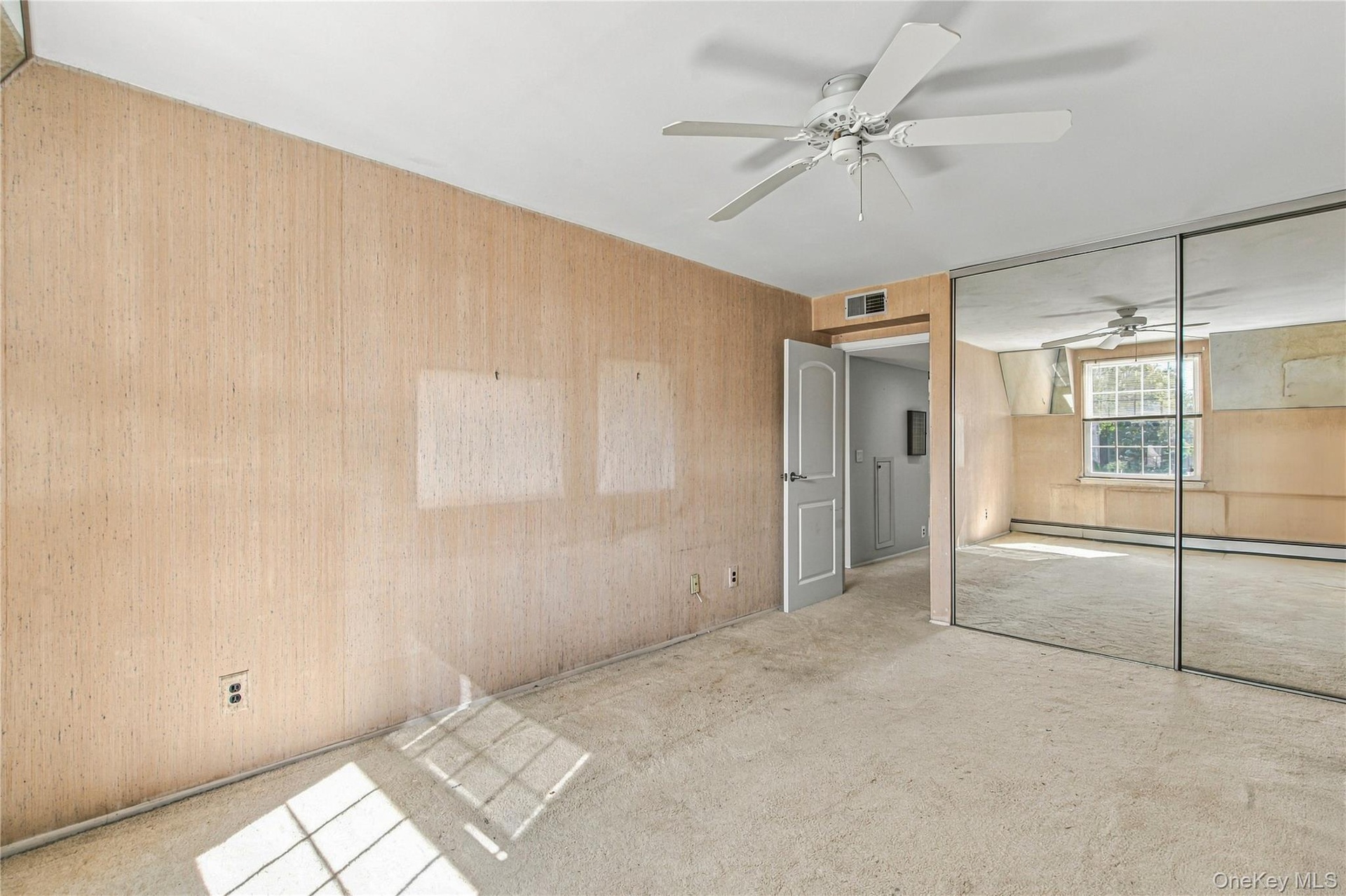 3rd floor Bedroom