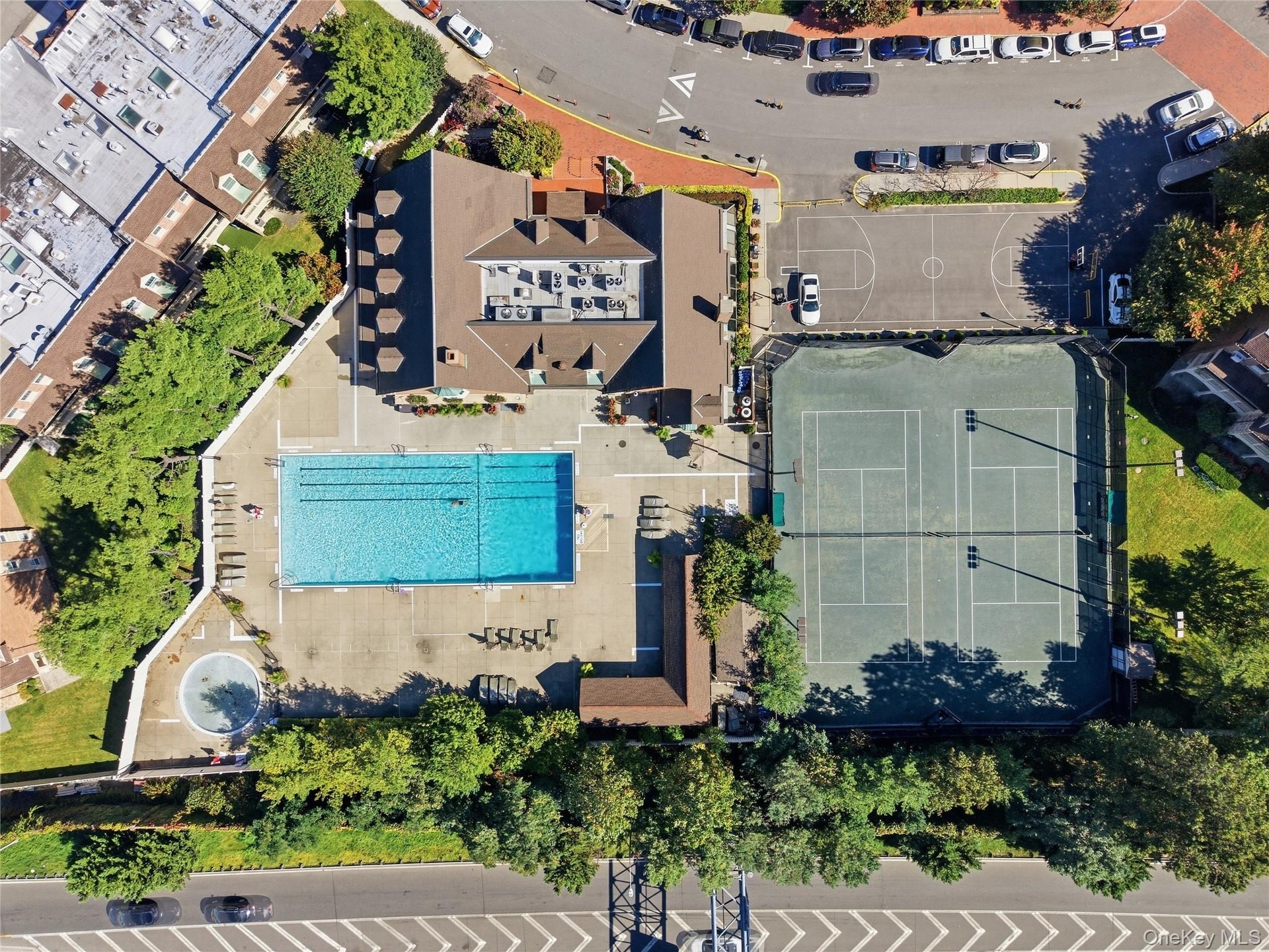 Clubhouse-Pool-Tennis court