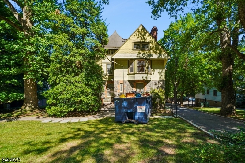 Front entrancre