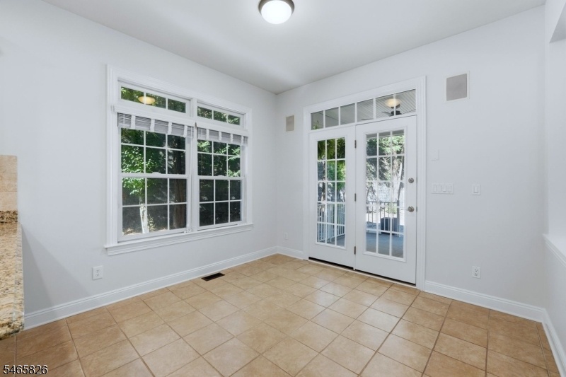 Kitchen Table location