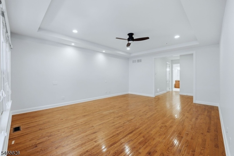 Primary/Dual Dressing Rooms