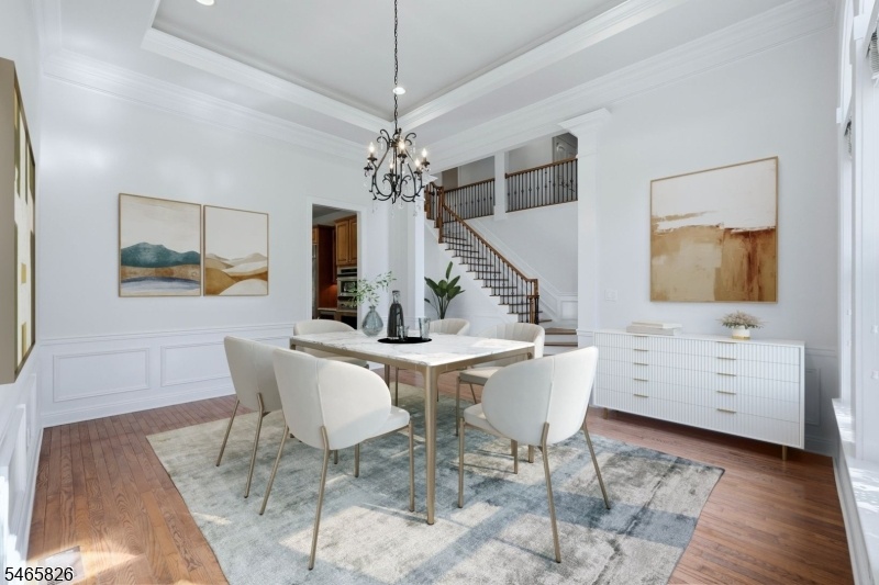 VIRTUALLY STAGED Dining Room