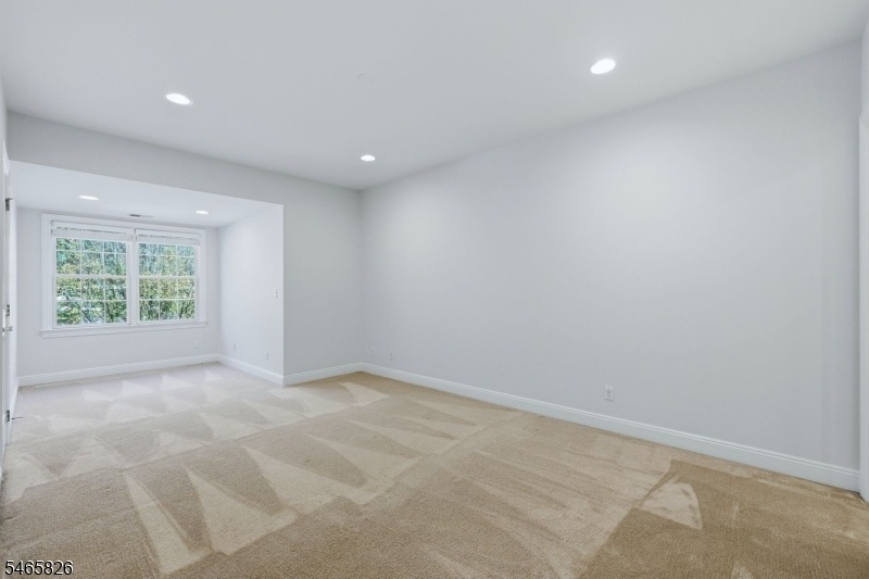 2nd Bedroom w/ensuite