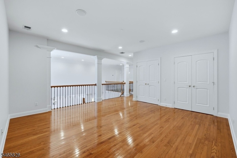 Loft/Office 2nd Fl