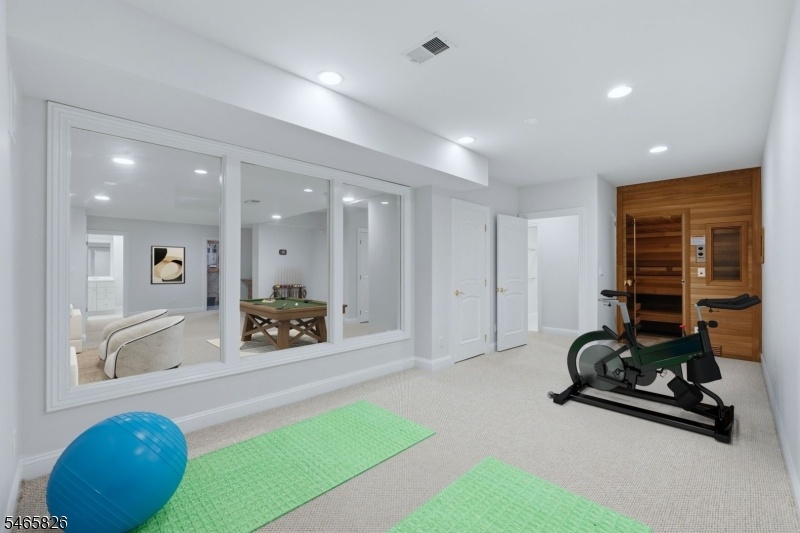 VIRTUALLY STAGED Exercise Rm