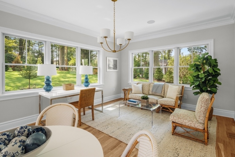 Breakfast Area/Sitting Room