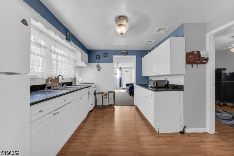 Plenty of counter space!