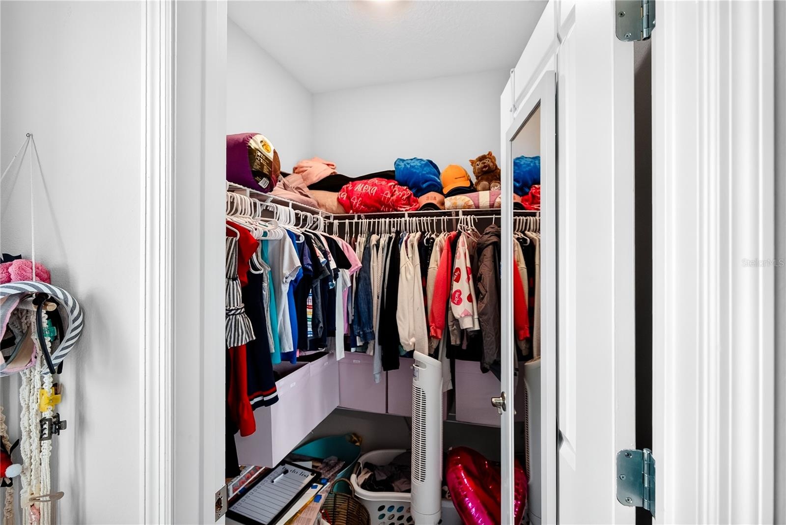 Upstairs 2nd bedroom closet