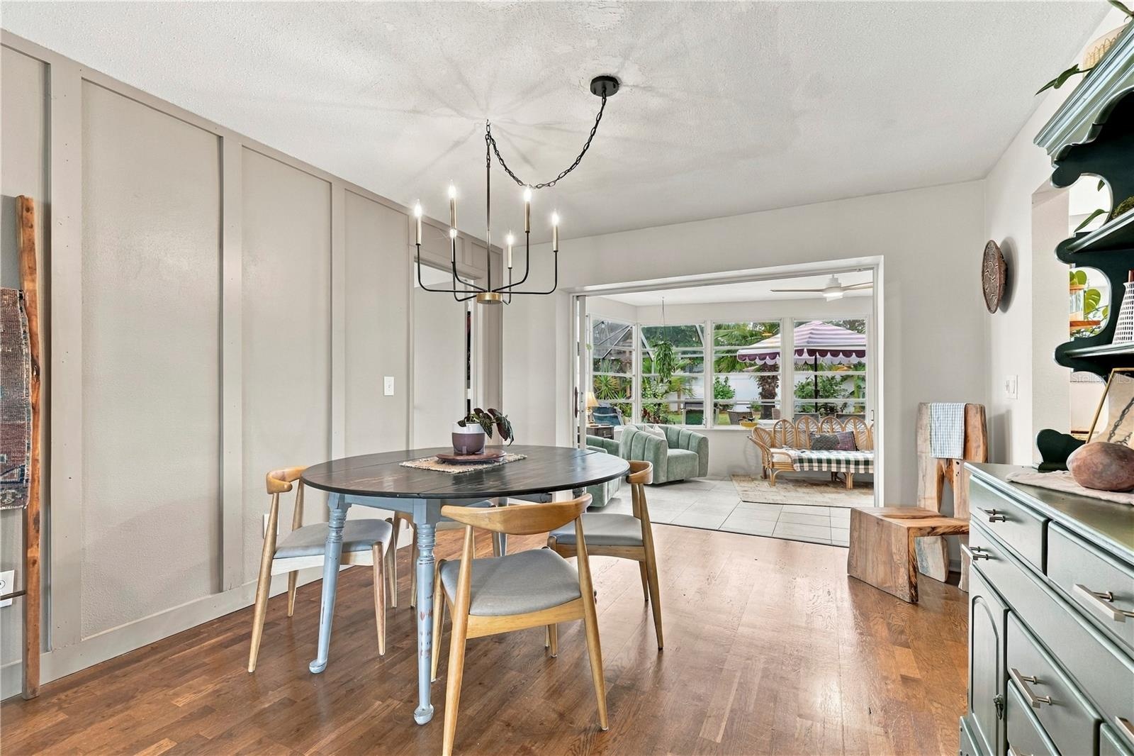 Dining room with wall design