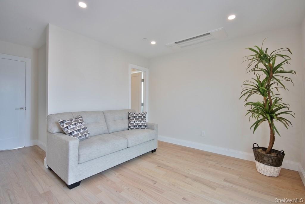 Retreat-like space perfect for relaxation and tranquility.