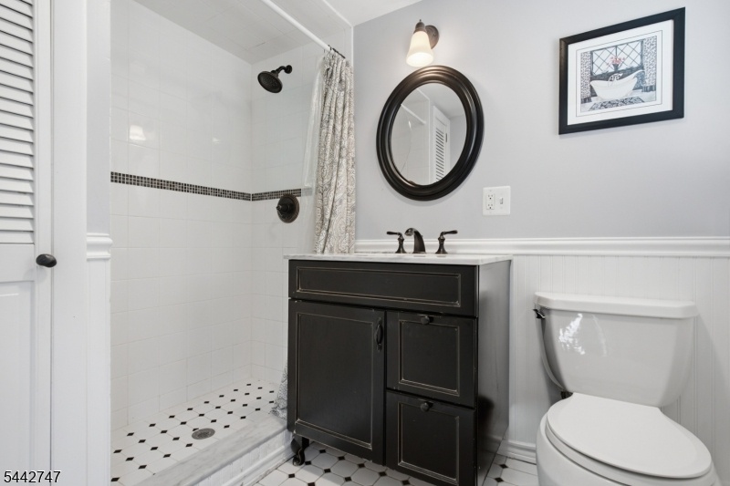 Ground Bathroom