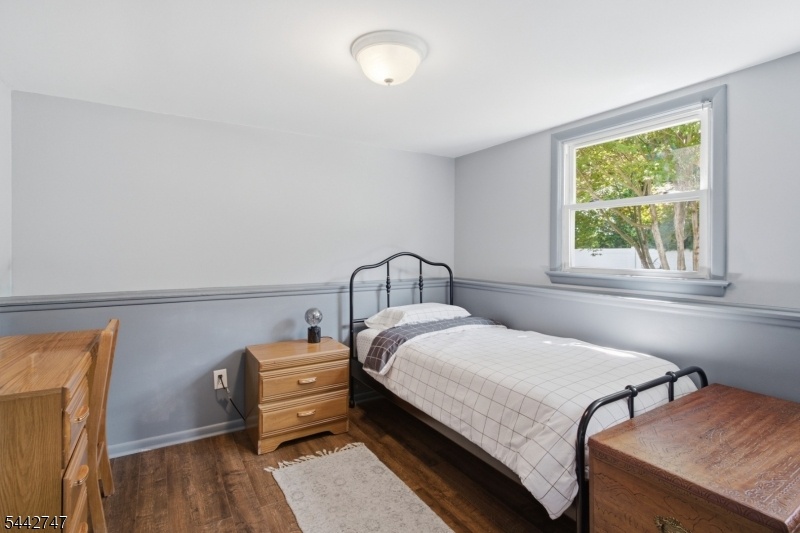 1st flr Bed