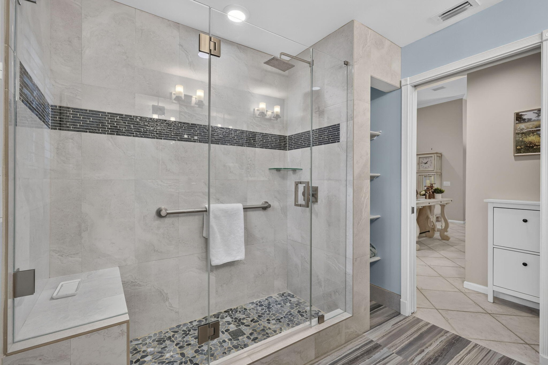 2nd bathroom