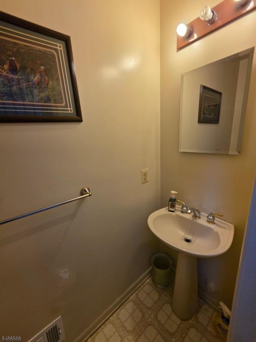 1/2 bath