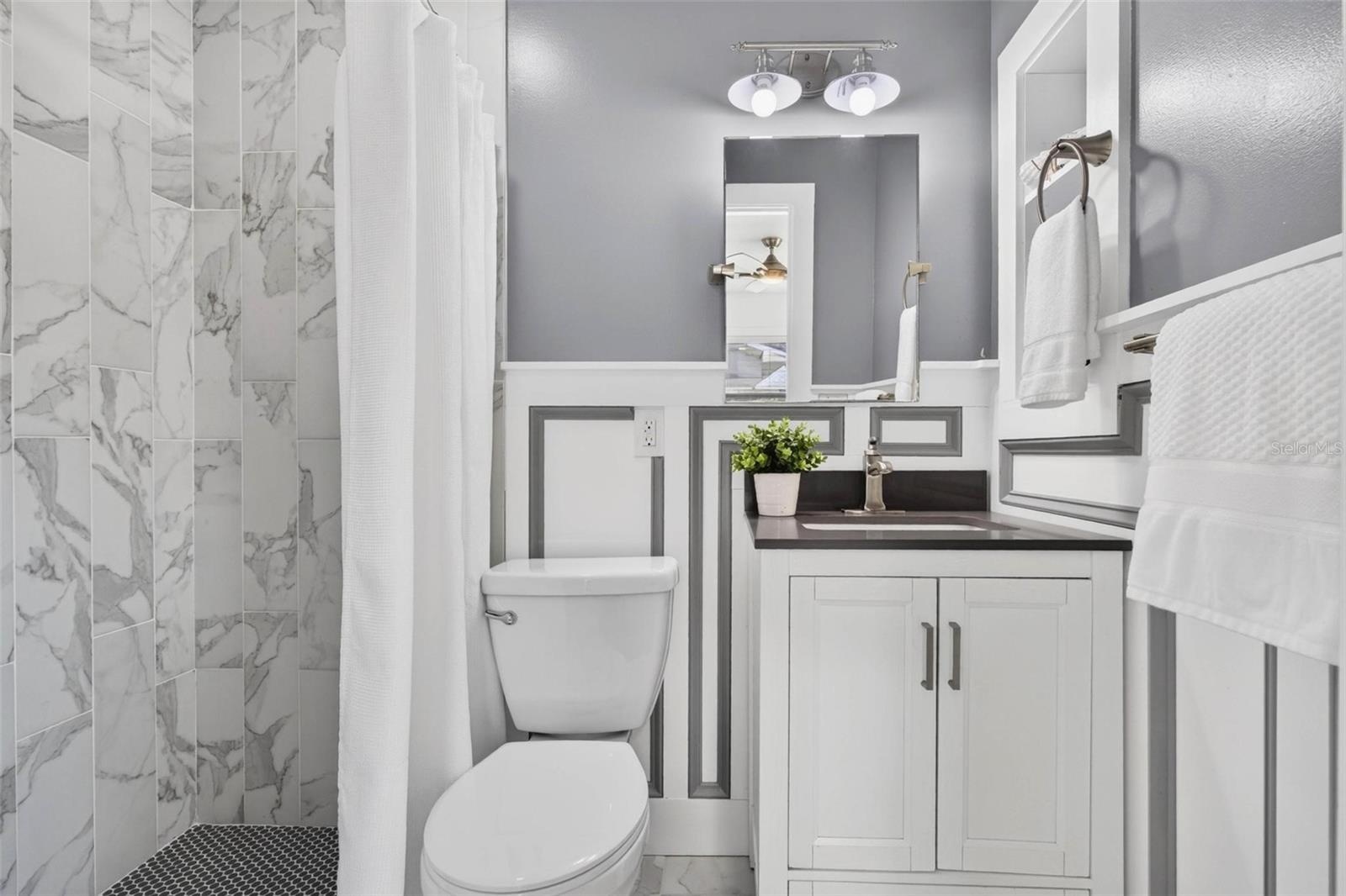 Contemporary primary bathroom