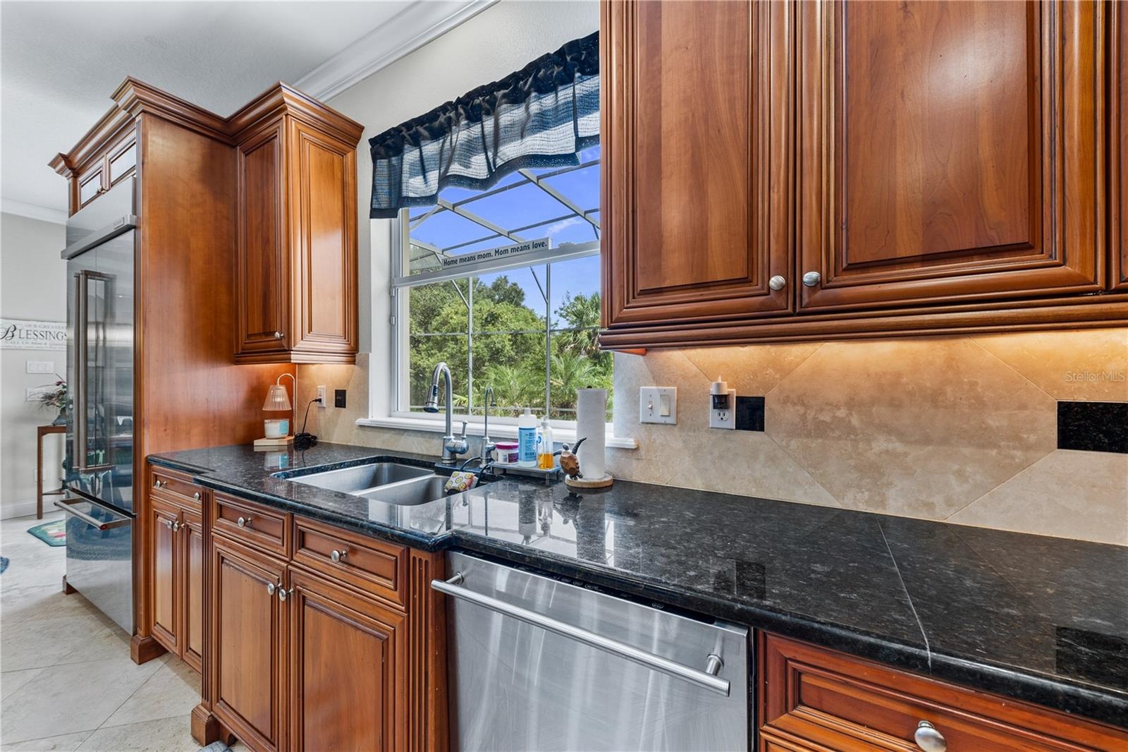 KITCHEN REAR WALL