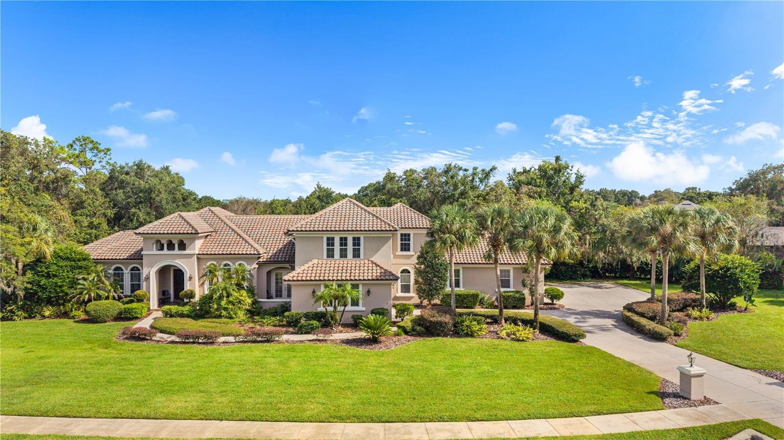 FULL VIEW W SIDEWALKS AND DRIVEWAY