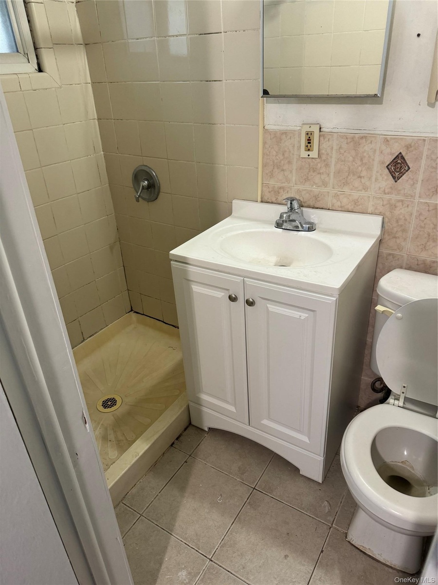 2nd fl bathroom