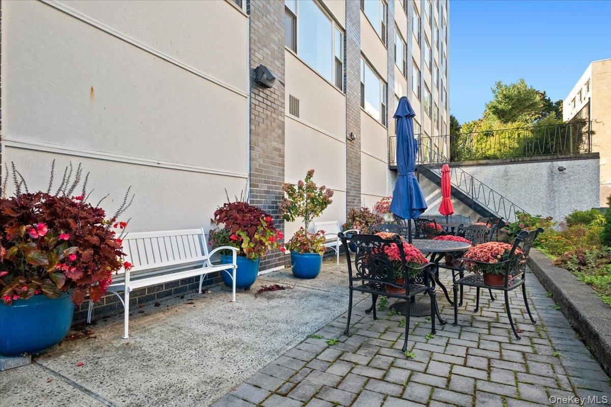 Lovely resident courtyard.