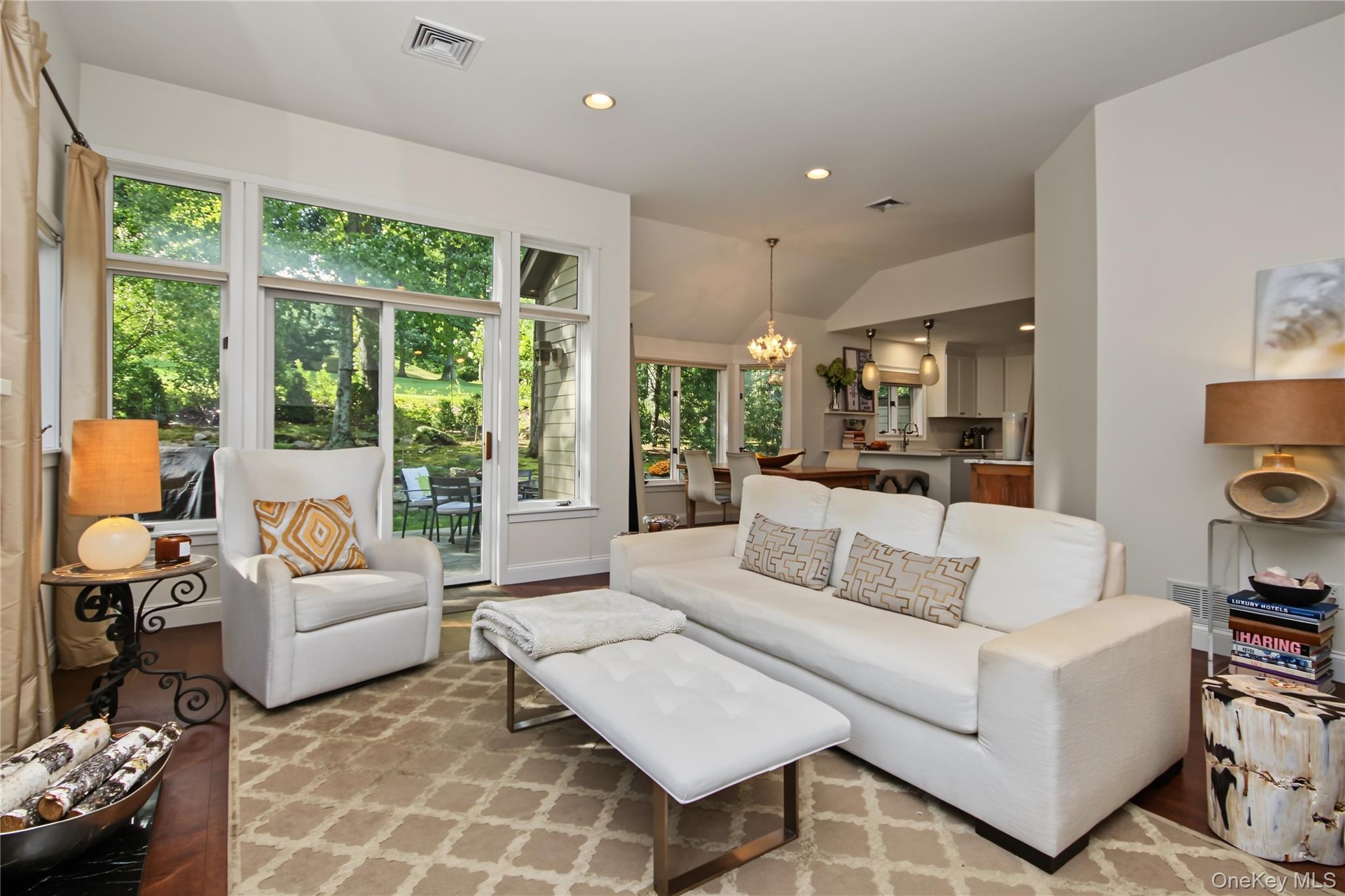 No Popcorn Ceiling Here!