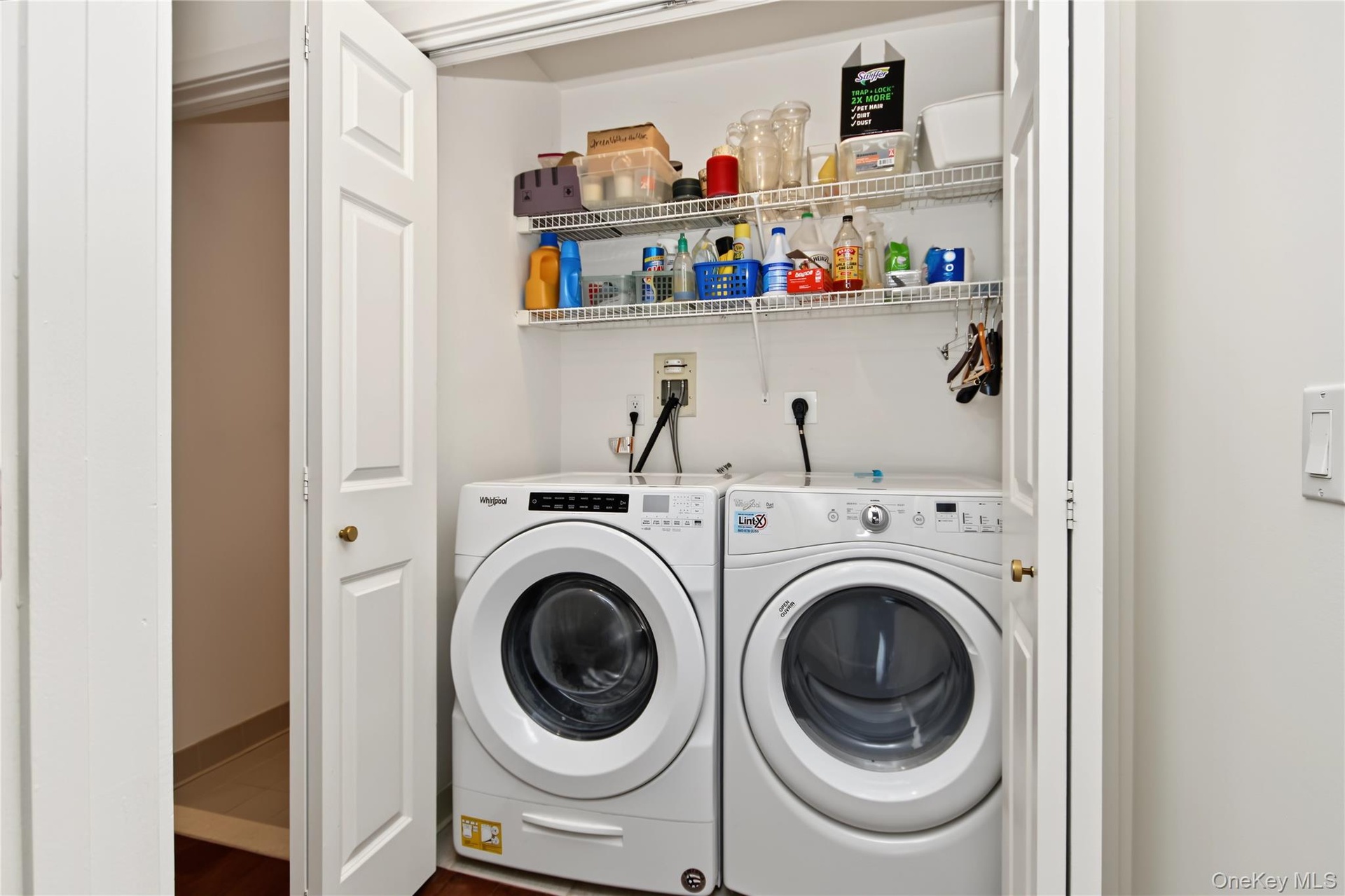 Washer & Dryer Conveniently located near Primary Bedroom