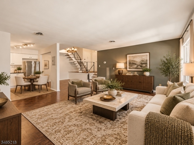 Living Room (2 of 3)