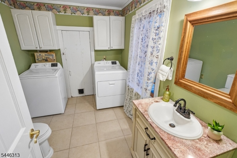 First Floor Full Bath/Laundry
