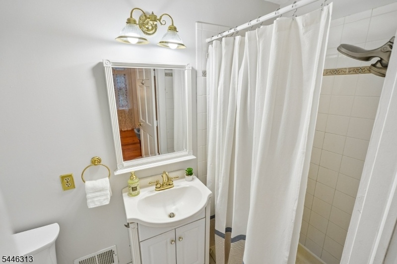 Primary Full Bath