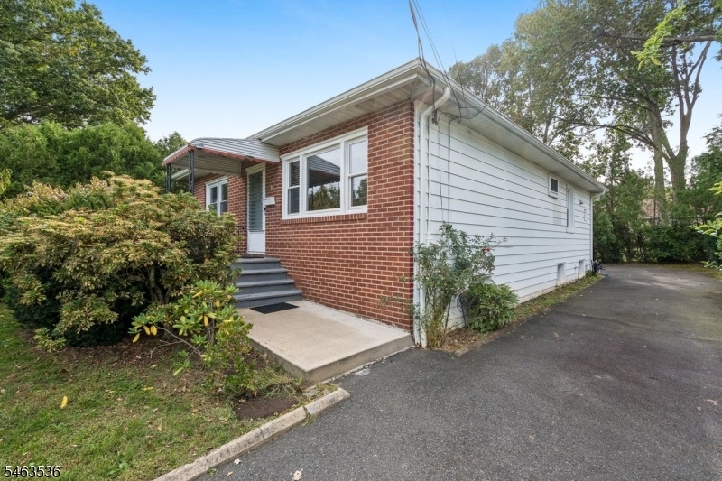 Private entry porch