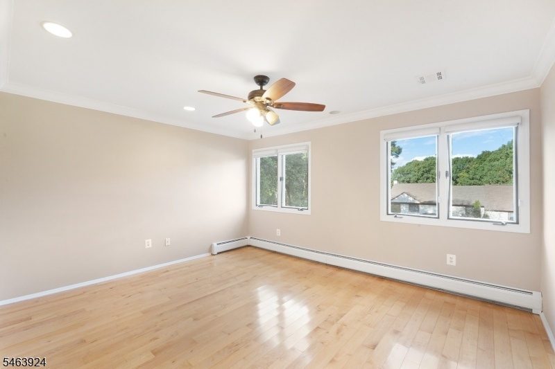 Spacious & Bright Primary Bdrm