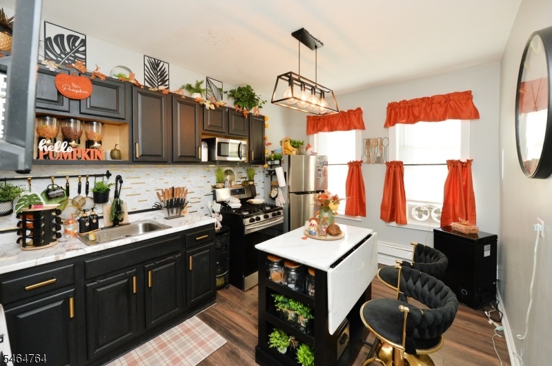 Kitchen 1