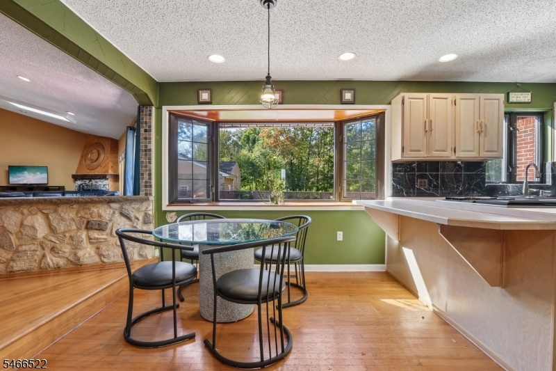 Eat in Kitchen