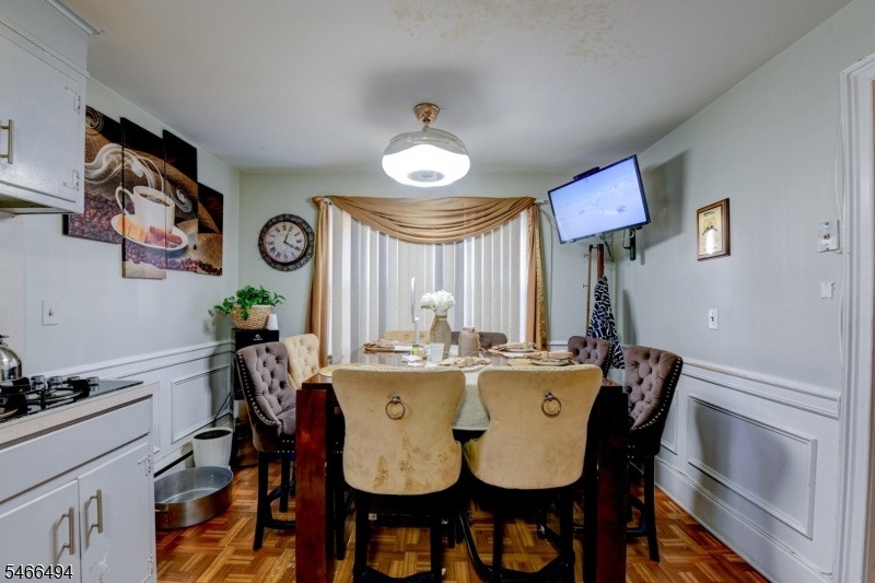 1st FLOOR KITCHEN